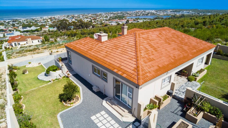 3 Bedroom Property for Sale in Berghof Western Cape